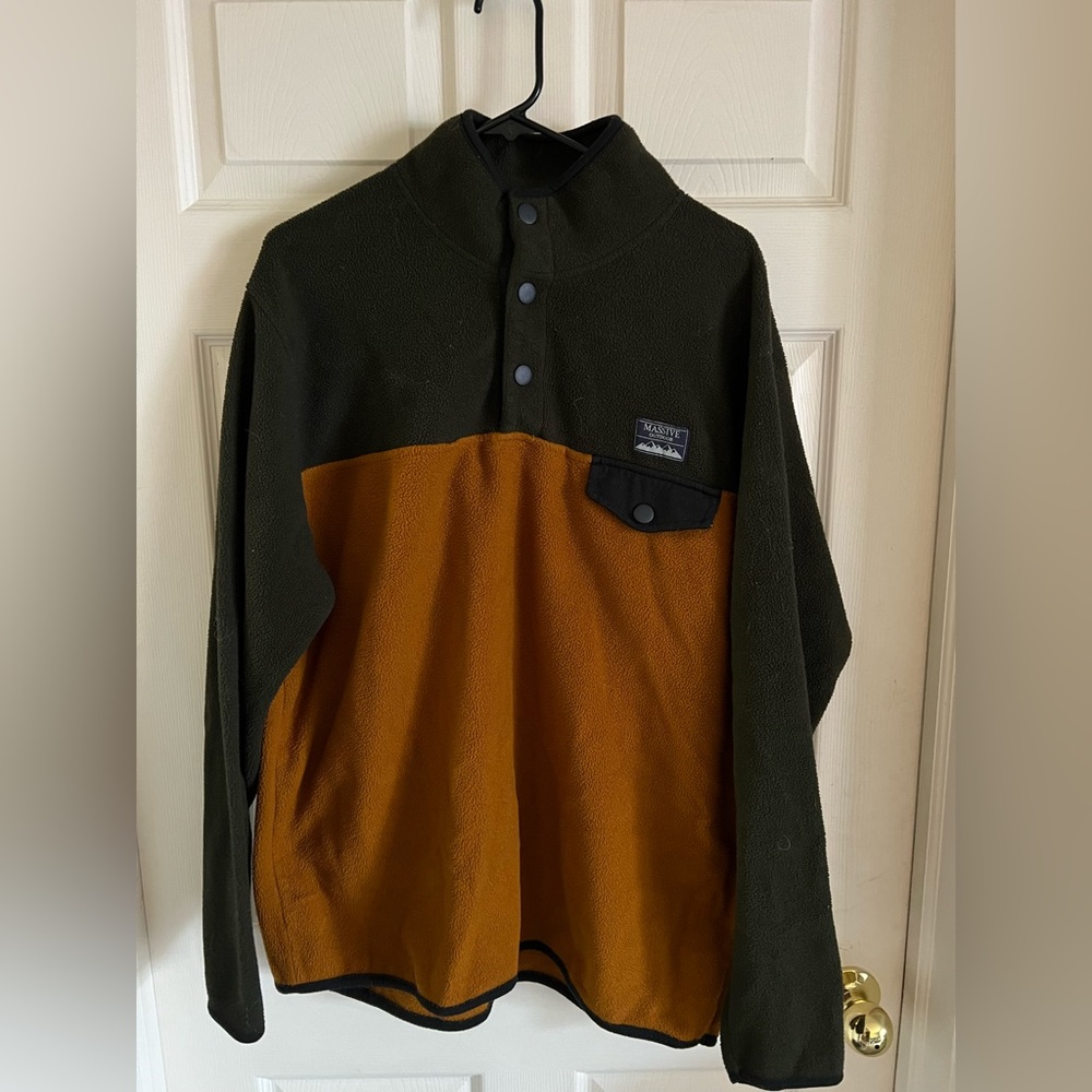 Massive Outdoor Orange and Green L 1/4 Button Up Sweater